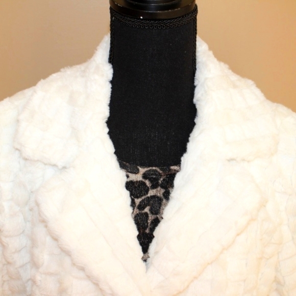 NWT Multiples White Faux Fur Jacket - Picture 5 of 8